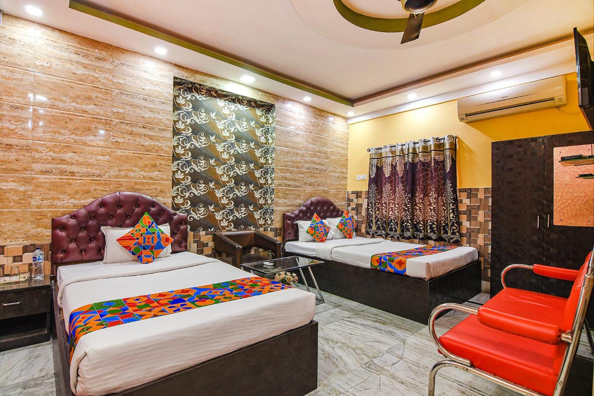Fabexpress Nest - Nr Park Street Metro Station Hotel