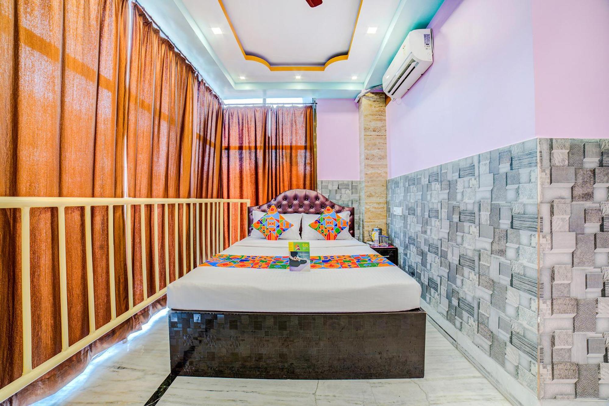 Hotel Fabexpress Nest - Nr Park Street Metro Station