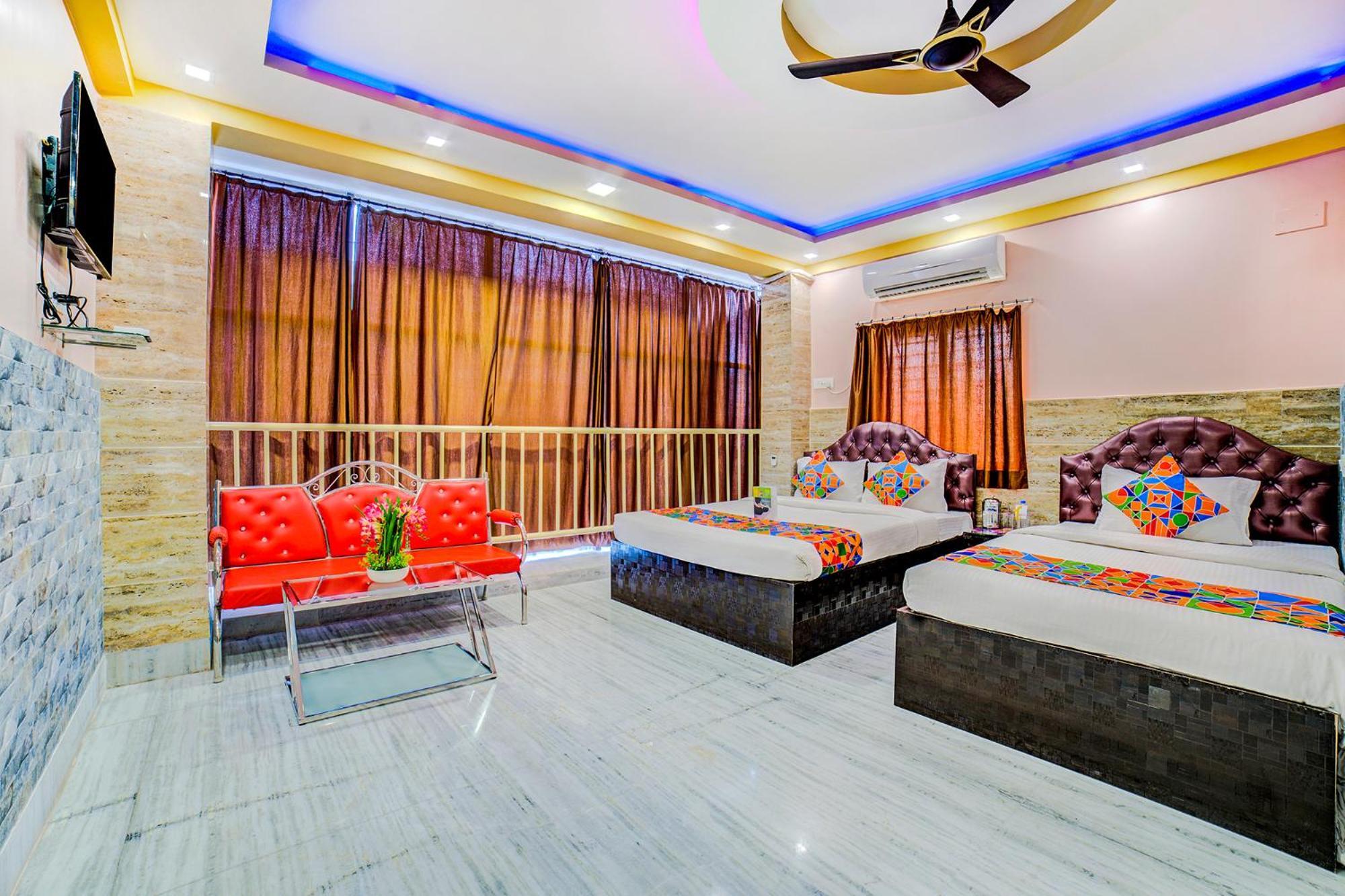 Fabexpress Nest - Nr Park Street Metro Station Hotel