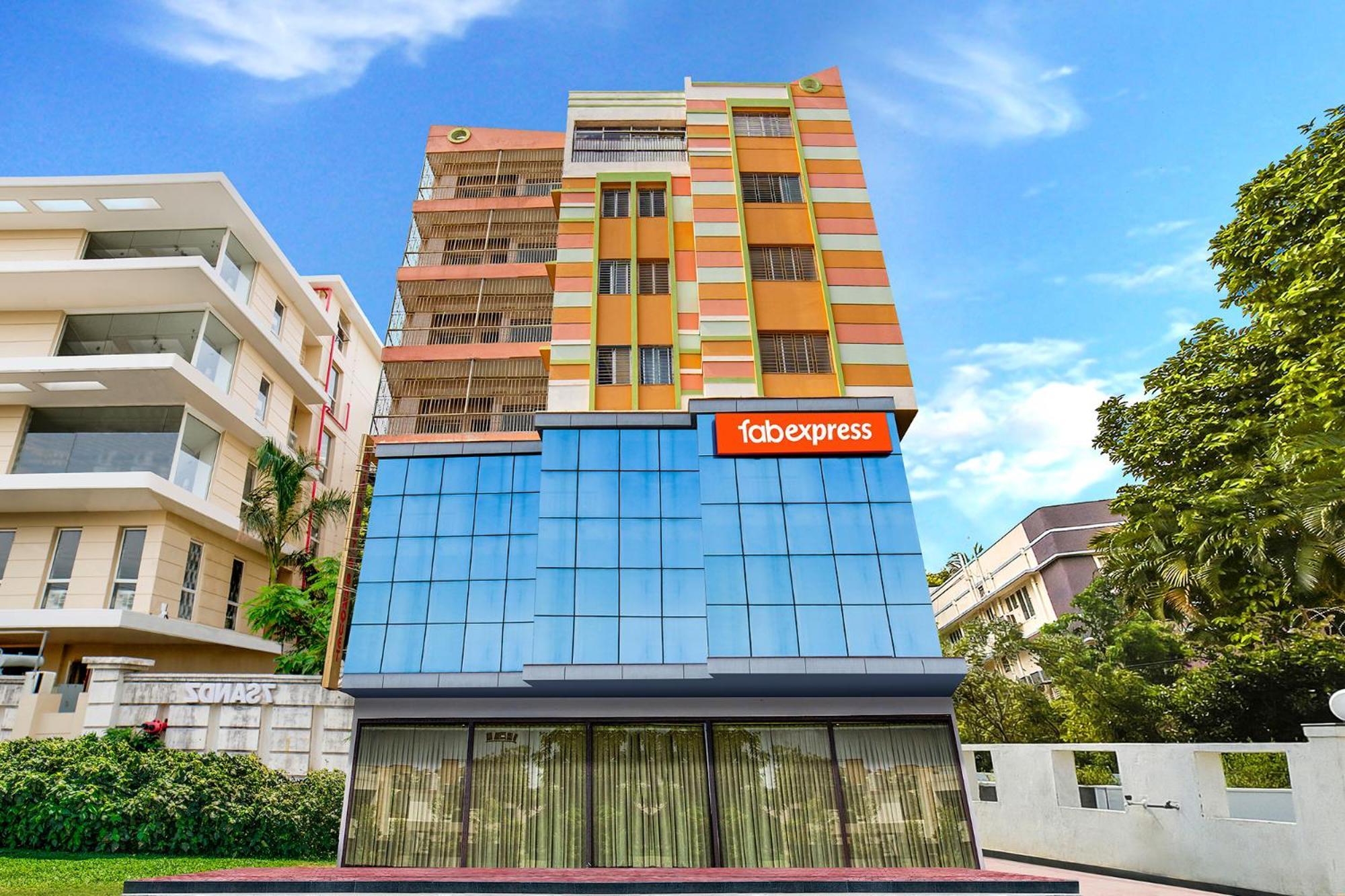 Fabexpress Nest - Nr Park Street Metro Station Kolkata